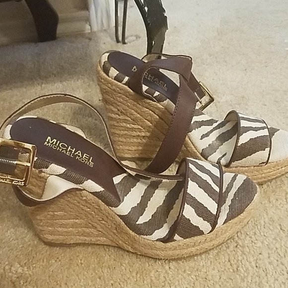 Shoes - Picture 2 of 3